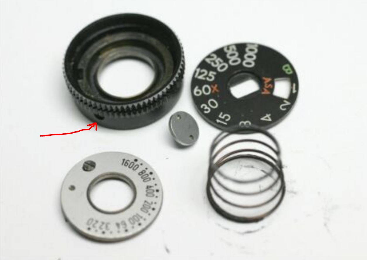 spotmaticscrew.JPG