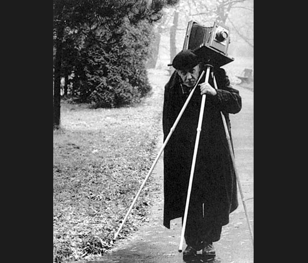 Sudek with camera.png