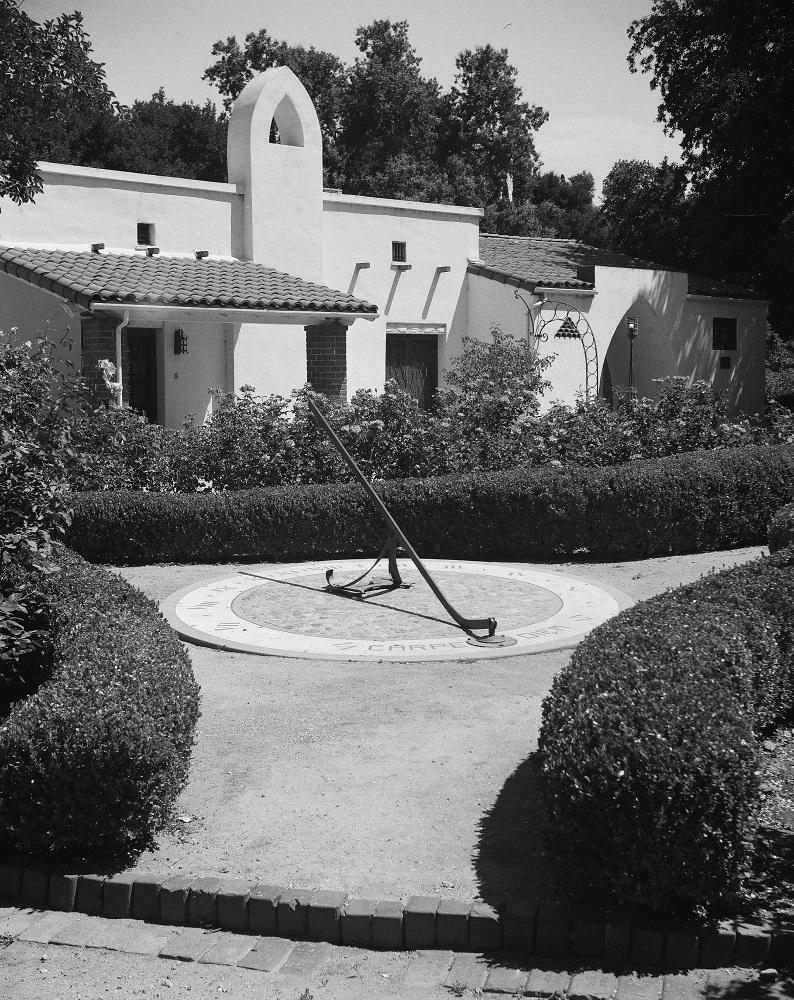 Sundial.jpg