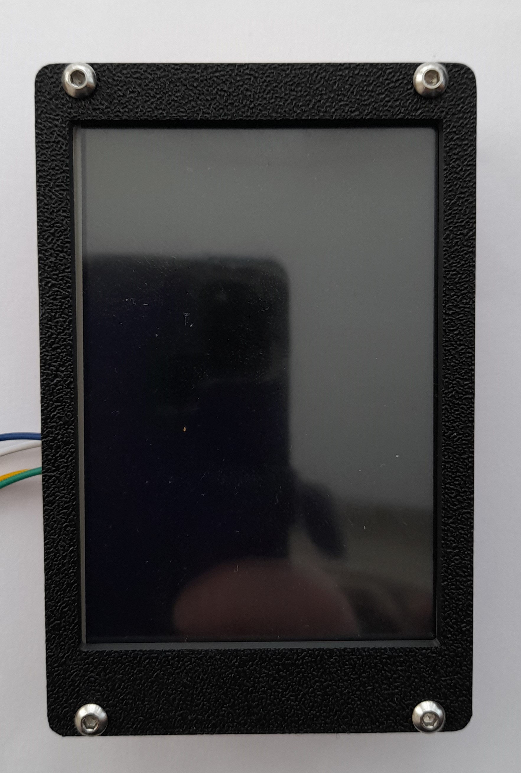 TFT_on_bezel_front.jpg