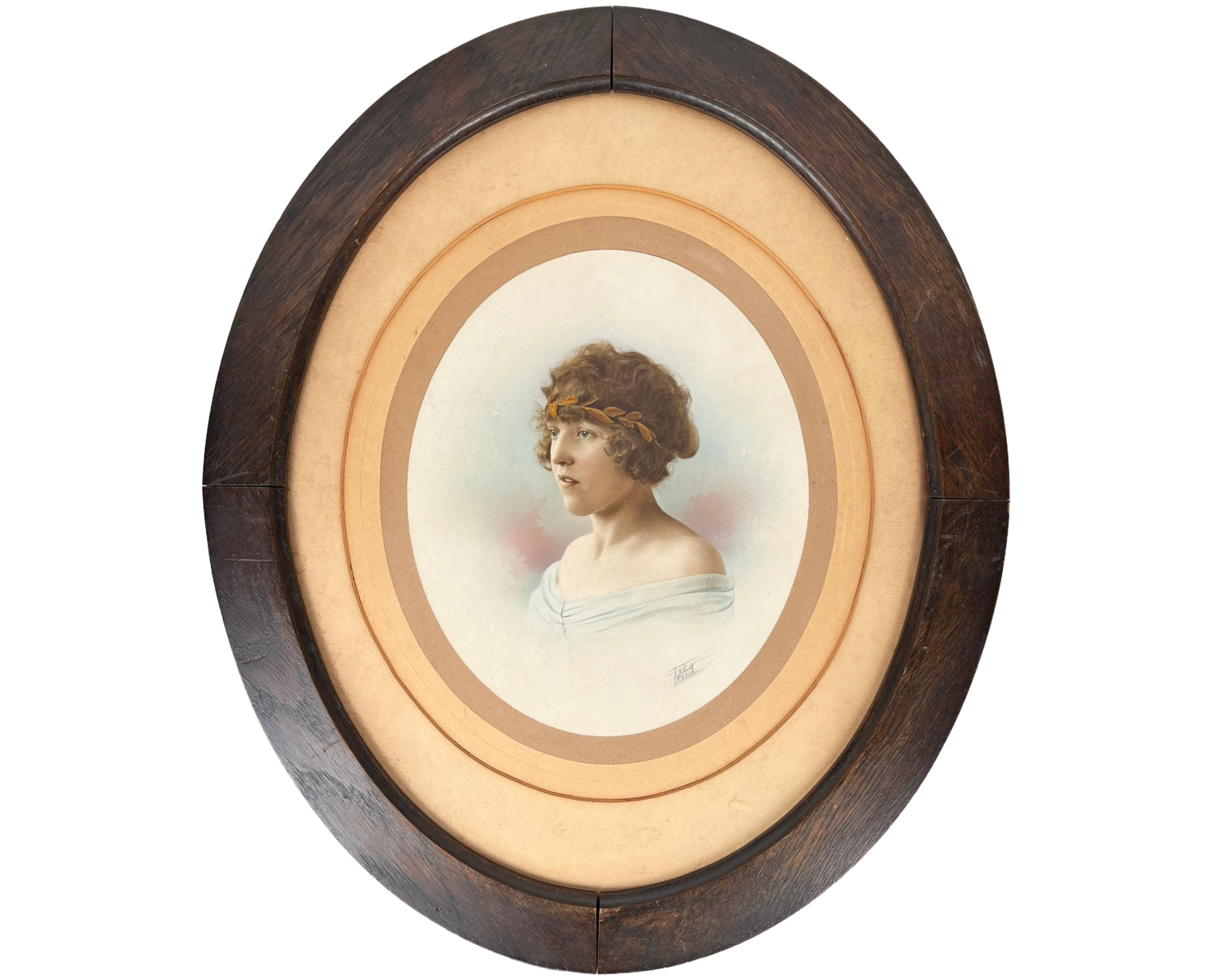Tinted-Photo-Round-Wood-Frame-.jpg