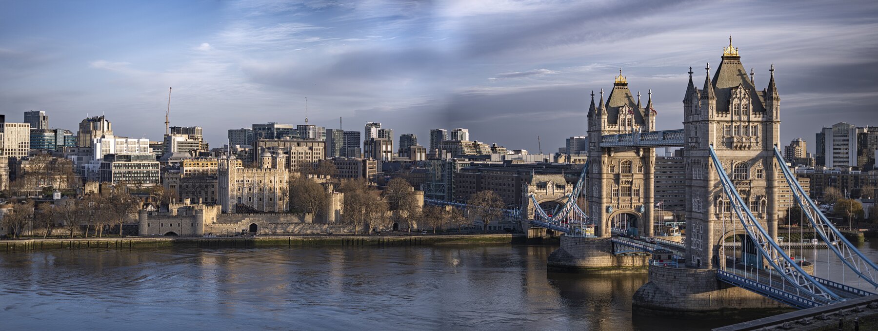 tower of london pano.jpg