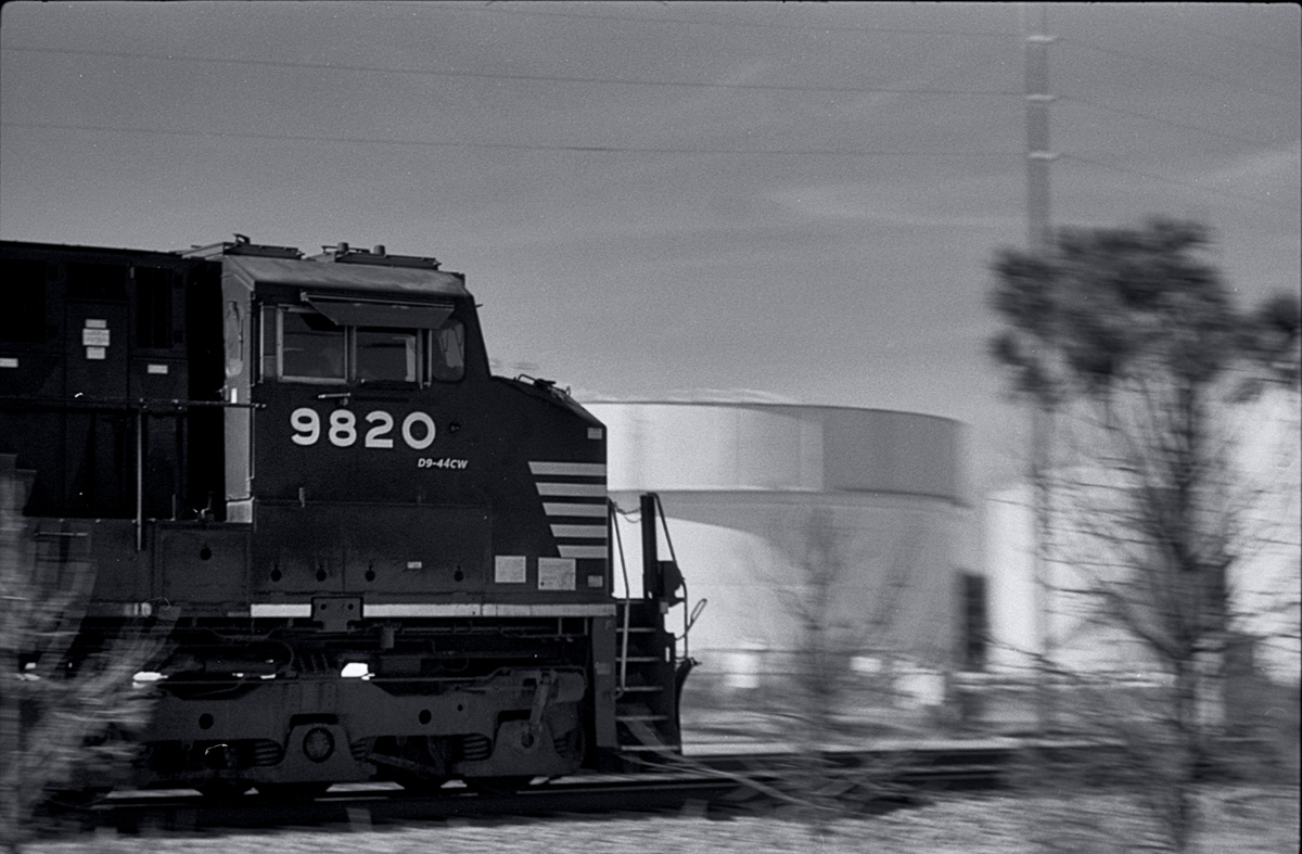 train-sm.jpg
