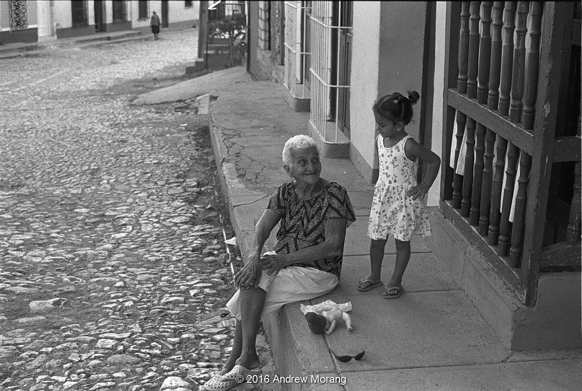 Trinidad03-PlazaSantaAna_20170115_resize-test.JPG
