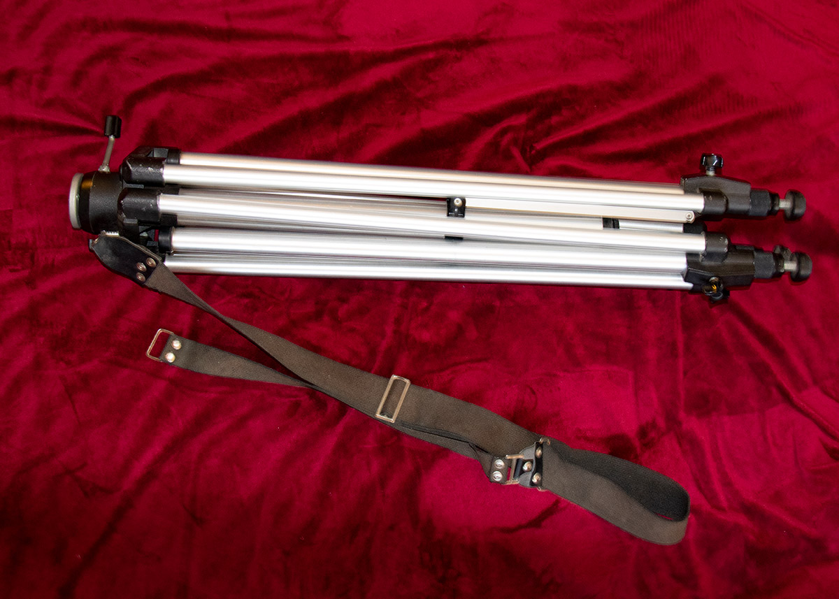 tripod_collapsed_on_red.jpg