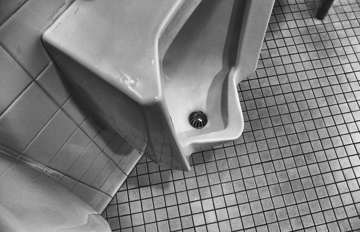 Urinal_lo.jpg