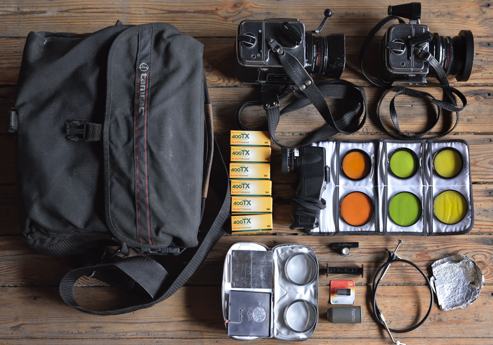WHAT'S IN YOUR BAG 1.JPG