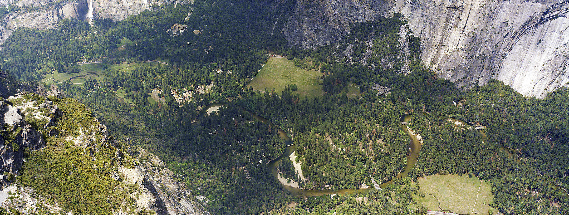 yosemite valley pano from glacier point.jpg