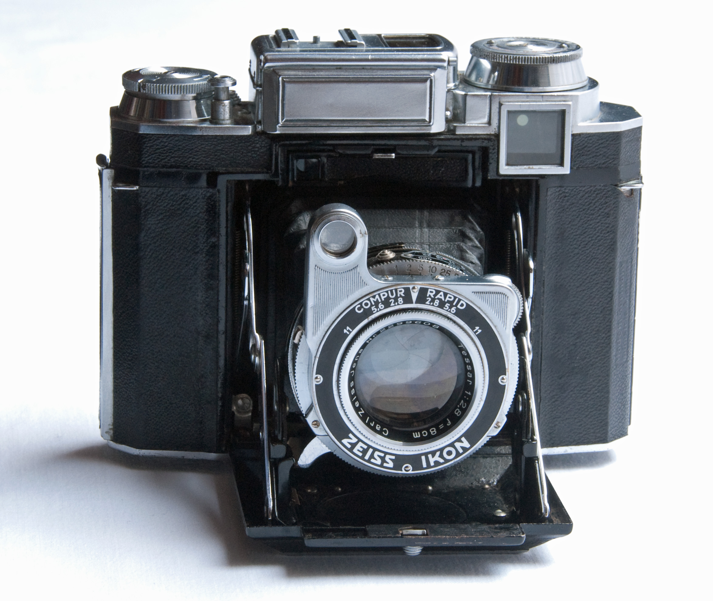 Zeiss Super Ikonta  BX 533-16_{35F89F4D-AB41-41D7-852A-087246292204}.jpg