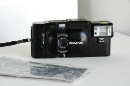 Olympus XA front_resize.JPG