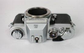 nikkormat-body1.jpg