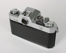 nikkormat-body2.jpg