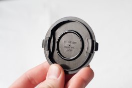 Canon_58mm_Cap_(2_of_3).jpg