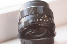 Pentax-S-M-C-Takumar_50mm1point4_(5_of_11).jpg