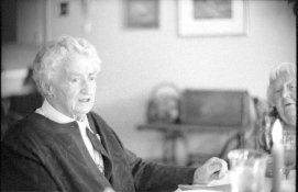 Ella.jpg