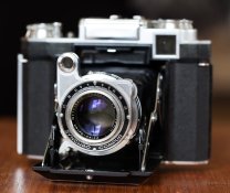 Zeiss Super Ikonta 533:16 1 BX front.jpg