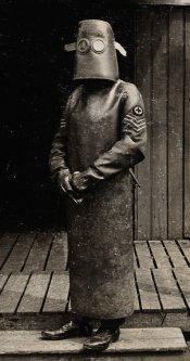 Hazmat_suit_c1918.jpg
