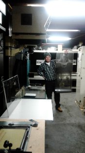 Bob Contact stage.jpg Bob Contact stage.jpg