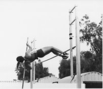 Pole vaulter Minolta 800Si 70 to 200 l.jpg