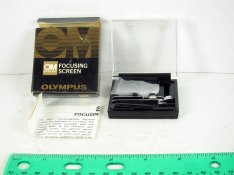 Olympus.OM1-4.Focusing.Screen.Lot.1-03_4[case.open]-S9o_2119.jpeg