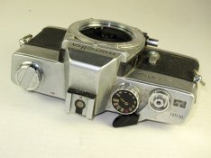 Minolta.SR-T201.Body.SN1372751-02[top]-S9o_2394.JPG