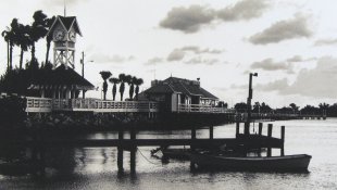 Bridge St. Pier 2014 crop.jpg