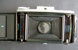 Zeiss Nettar with back open.JPG
