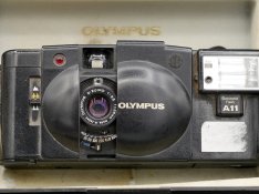 oly xa2 front.jpg