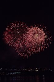 Ottawa-Fireworks-PortraT_1.jpg