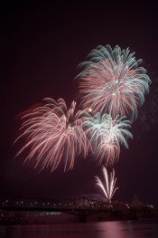 Ottawa-Fireworks-PortraT_3.jpg