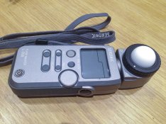 sekonic-1.jpg