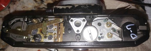 yashica-fx2-bottom_sm.jpg