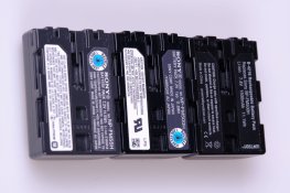 Sony A100, A 65, Sony 18-200, Tamron 70-300, Tamron 90, Vivitar 285 HV, Nissin 220 AZ 14.jpg