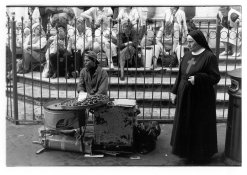 nun&seller.jpg