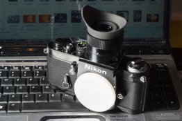 Nikon F2 black 25 sml.JPG