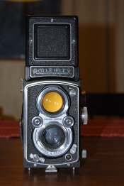 Rolleiflex-front.jpg