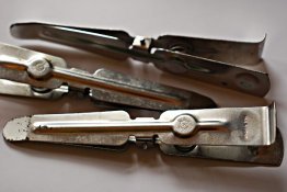tongs2.jpg