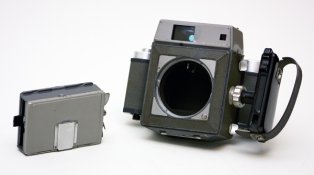mamiya_press_1.jpg