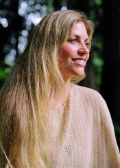 Julie3.jpg