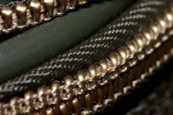 MacroGearBagZipper01.jpg