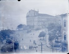 streetsceneweb.jpg streetsceneweb.jpg