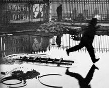 henri-cartier-bresson_behind-gare-st-lazare-690x560.jpeg