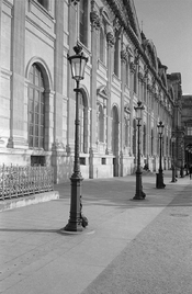 LouvreSunshine-sm.jpg