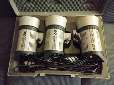 Elinchrom 250 Classic Monolight - 1.jpg