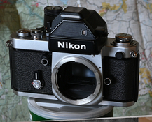 Nikon_F2S_front-1_1024.jpg