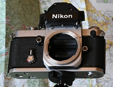 Nikon_F2S_front-2_1024.jpg