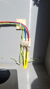 connection to heating elements.jpeg