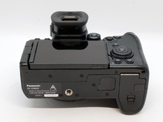 Lumix S5iix 08.JPG
