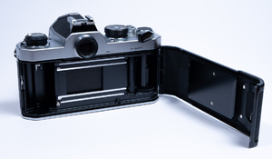 Nikon_FM-4.jpg Nikon_FM-4.jpg