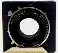 Rodenstock Sironar f 5.6 210 mm lens in Copal 1 shutter front view.jpg